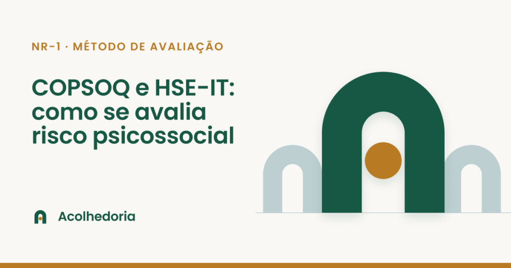 Capa do artigo: COPSOQ e HSE-IT. Arcos da Acolhedoria em verde sobre fundo off-white, com círculo âmbar no vão do arco central